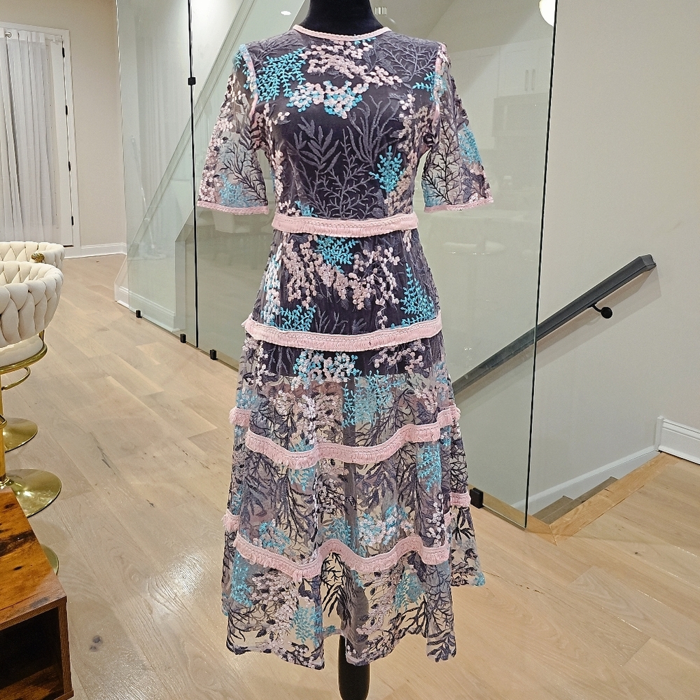 Embroidery Elegant TransparantFloral Lace Midi Dress
